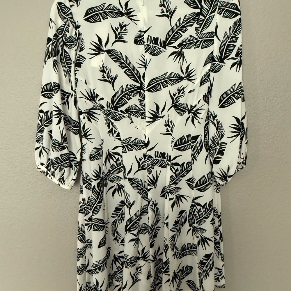 JAYGODFREY Monochrome Leaf Pattern Long Sleeve Dress - Picture 4 of 4